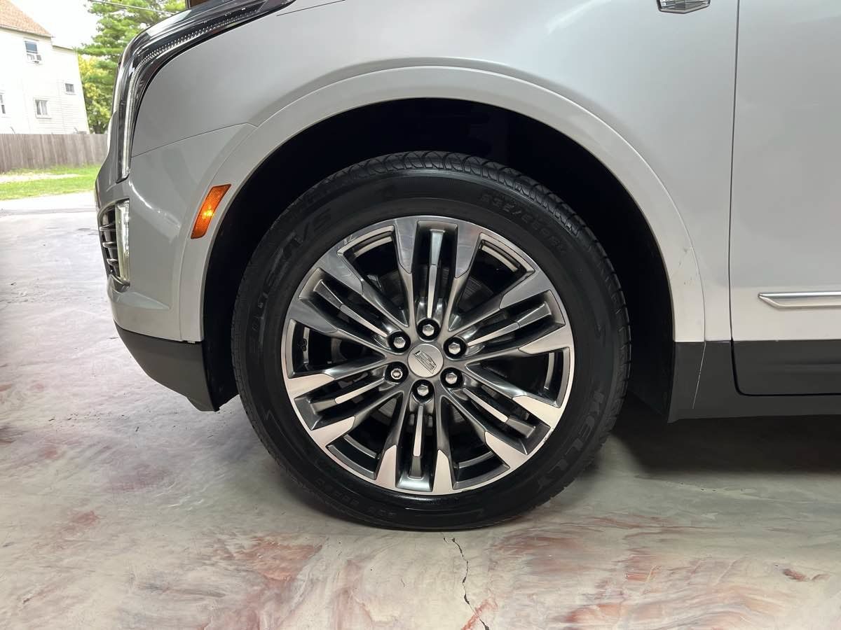 Used 2018 Cadillac XT5 Premium Luxury w/ LPO, Wheel Lock Package AWD/4WD image 31