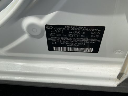 Used 2012 Hyundai Elantra GLS FWD image 13