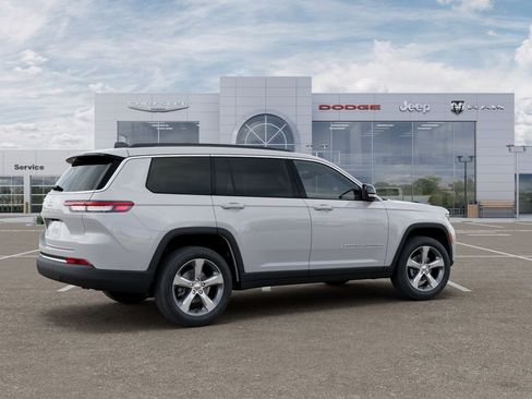New 2026 Jeep Grand Cherokee L Limited w/ Luxury Tech Group II AWD/4WD image 4