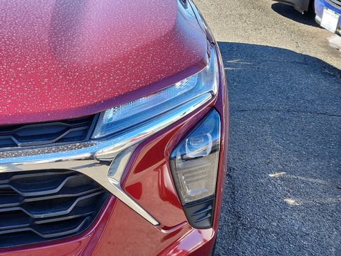 Used 2024 Chevrolet Trax LS w/ LS Convenience Package image 9