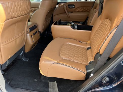 Used 2024 INFINITI QX80 Sensory w/ All-Season Package image 17