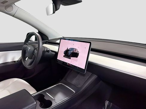 Used 2022 Tesla Model Y Performance AWD/4WD image 29