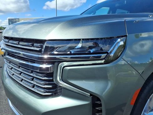 Used 2023 Chevrolet Suburban Premier RWD image 12