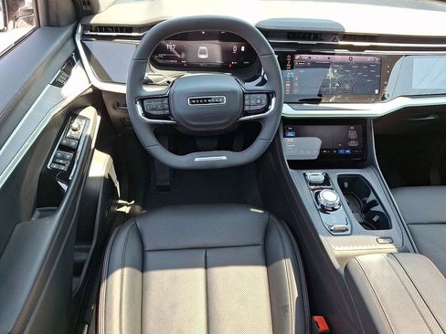 Used 2024 Jeep Wagoneer Launch Edition w/ Trailer Tow Group AWD/4WD image 11