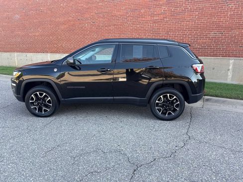 Used 2020 Jeep Compass Trailhawk AWD/4WD image 2