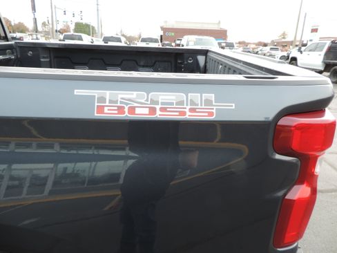 Used 2020 Chevrolet Silverado 1500 LT Trail Boss image 21