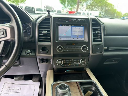 Used 2019 Ford Expedition Platinum AWD/4WD image 10