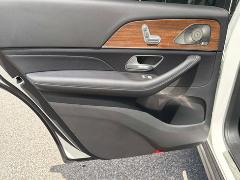 Certified 2023 Mercedes-Benz GLS 450 4MATIC image 11