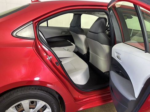 Used 2020 Toyota Corolla LE FWD image 16