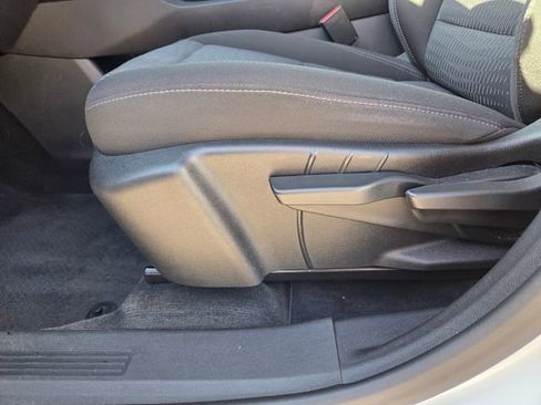 Used 2025 Chevrolet Equinox LT image 26