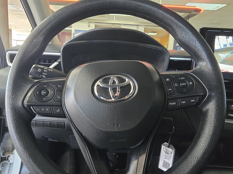 Used 2025 Toyota Corolla LE FWD image 23