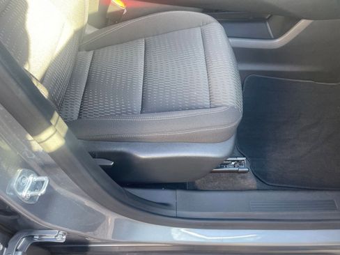 Used 2025 Chevrolet Equinox LT image 25