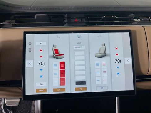 New 2026 Land Rover Range Rover SE image 17