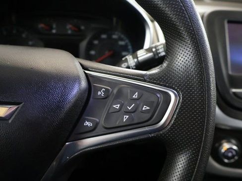 Used 2021 Chevrolet Equinox LS w/ LS Convenience Package image 18