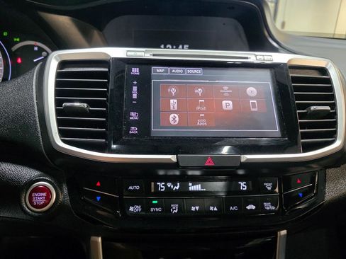 Used 2016 Honda Accord Touring image 33