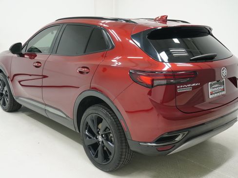 Used 2022 Buick Envision Essence w/ Sport Touring Package FWD image 6