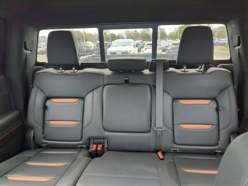 Used 2023 GMC Sierra 1500 AT4 w/ Technology Package image 28