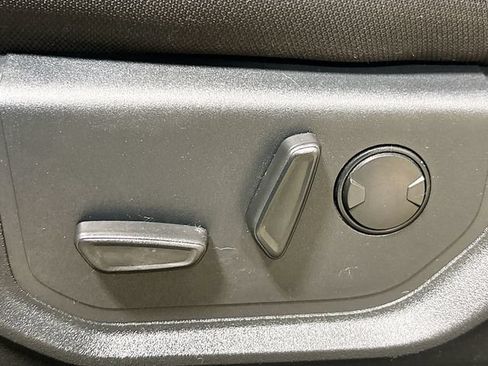 Used 2019 Ford F150 XLT w/ Equipment Group 302A Luxury AWD/4WD image 20