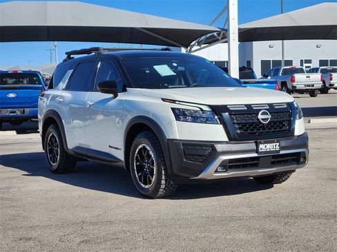 Used 2023 Nissan Pathfinder Rock Creek image 3
