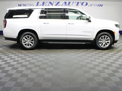 Used 2024 Chevrolet Suburban Premier AWD/4WD image 2