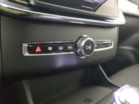 Used 2025 Volvo XC90 B6 Plus image 33