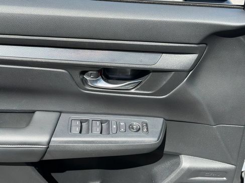 Used 2025 Honda CR-V LX image 29