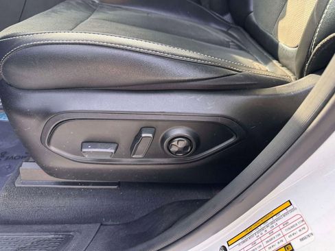 Used 2024 Jeep Grand Cherokee L Altitude image 14