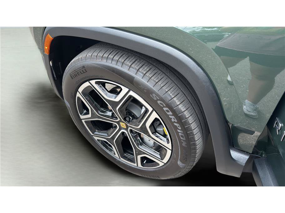 Used 2025 Rivian R1S Adventure Dual AWD/4WD image 37