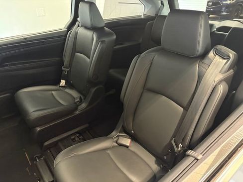 Used 2023 Honda Odyssey Touring image 9