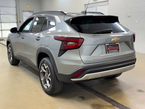 New 2026 Chevrolet Trax LT w/ Driver Confidence Package FWD image 7