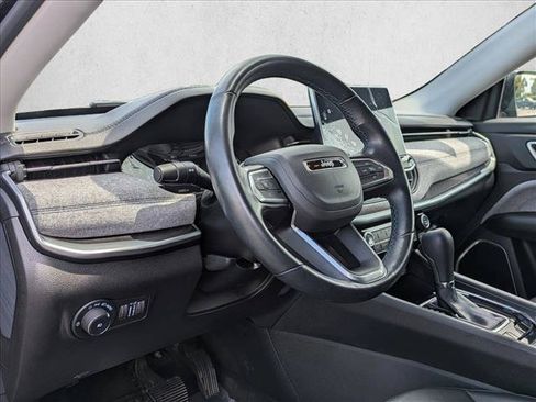 Used 2022 Jeep Compass Latitude w/ Convenience Group FWD image 11