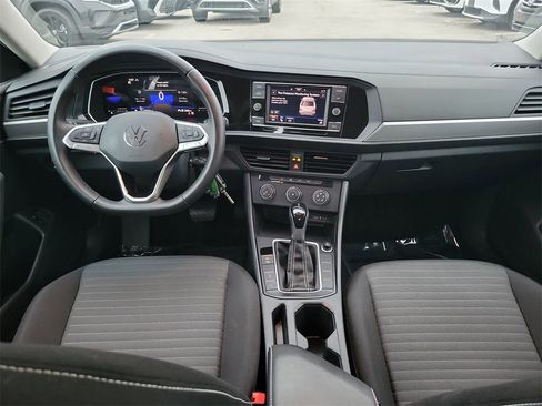 Used 2023 Volkswagen Jetta S image 9