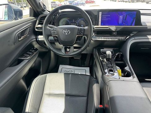 Certified 2025 Toyota Crown AWD/4WD image 19