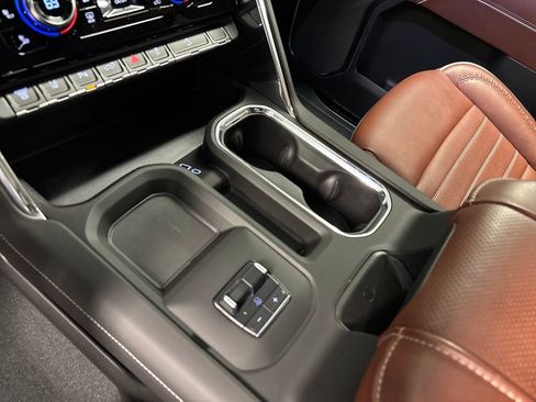 Used 2025 GMC Sierra 2500 Denali Ultimate image 44