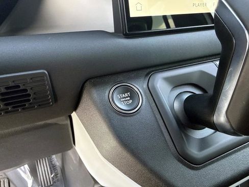 Used 2024 Land Rover Defender 130 X-Dynamic SE image 30