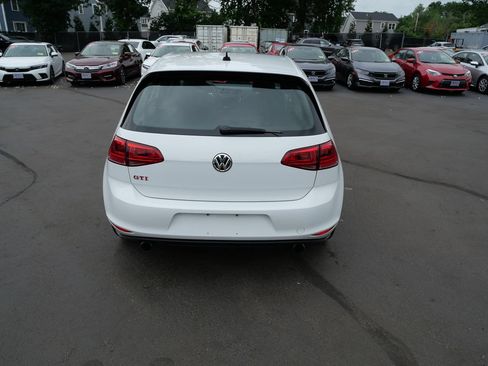 Used 2017 Volkswagen GTI SE FWD image 4