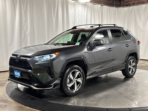 Used 2021 Toyota RAV4 SE w/ Weather & Moonroof Package AWD/4WD image 1