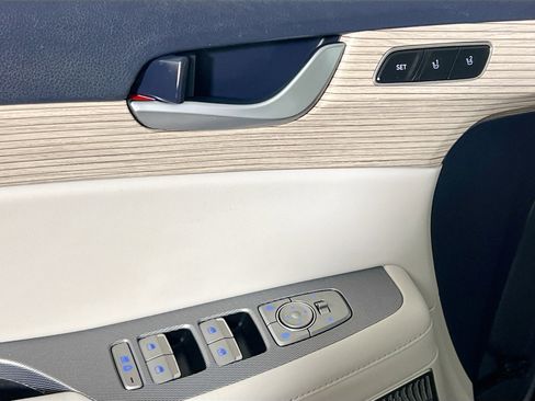 Used 2021 Hyundai Palisade Limited image 16