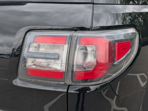 Used 2017 GMC Acadia Limited SLT AWD/4WD image 17