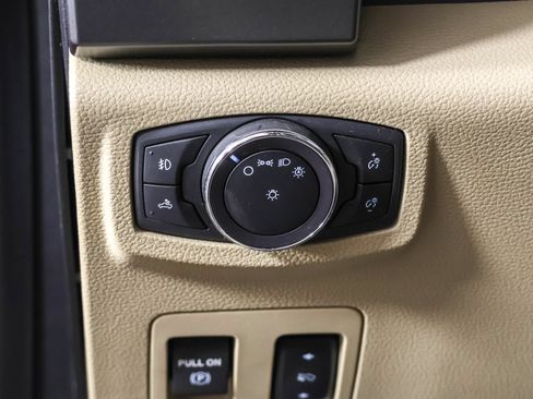 Used 2019 Ford F150 XLT w/ Equipment Group 302A Luxury AWD/4WD image 22