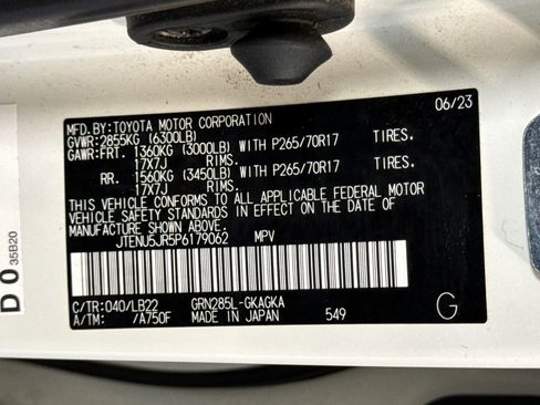 Used 2023 Toyota 4Runner SR5 Premium w/ Moonroof Package AWD/4WD image 31