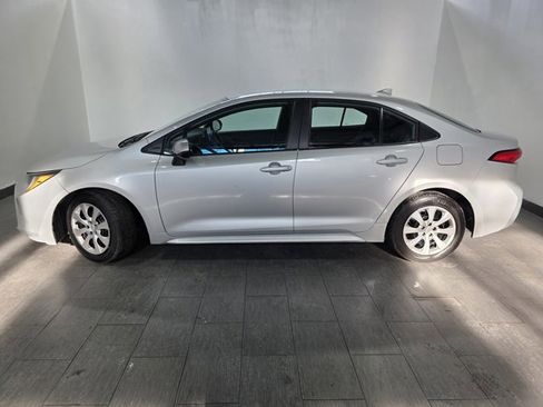 Used 2023 Toyota Corolla LE image 2