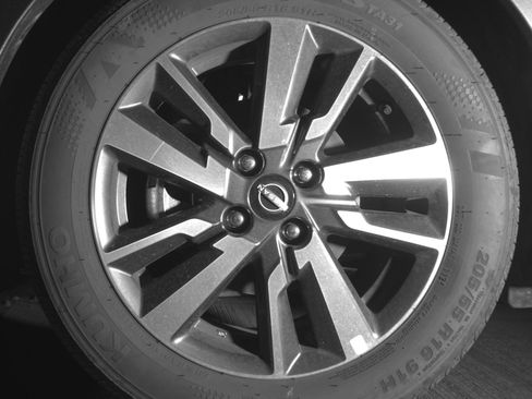 Used 2025 Nissan Versa SV image 12