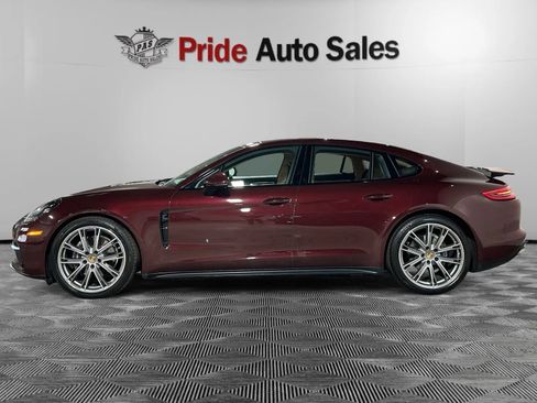 Used 2018 Porsche Panamera 4 image 3