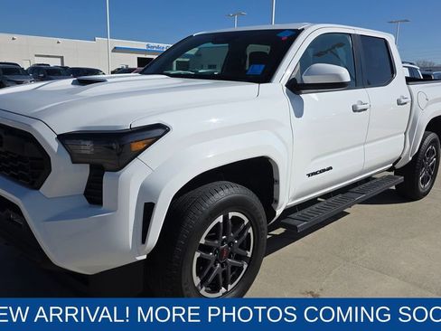 Used 2024 Toyota Tacoma TRD Sport image 1