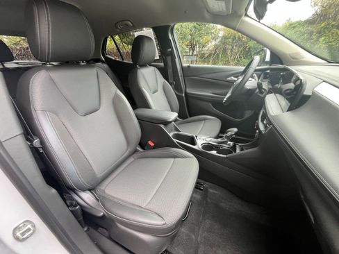 Used 2025 Buick Encore GX Preferred image 34