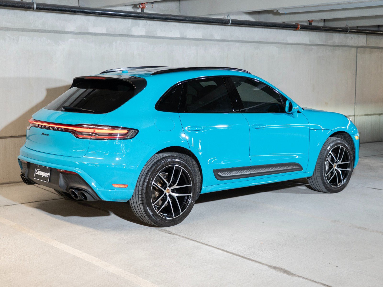 Certified 2023 Porsche Macan AWD/4WD image 9