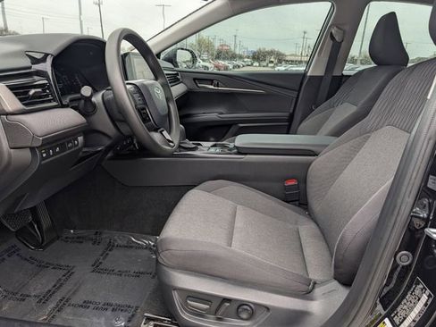 Used 2025 Toyota Camry LE w/ Convenience Package image 26