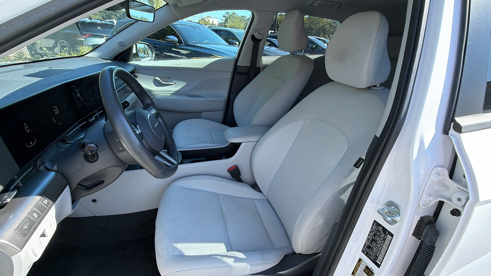 Used 2025 Hyundai Kona SEL AWD/4WD image 17