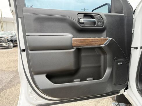 Used 2020 Chevrolet Silverado 1500 High Country w/ Technology Package AWD/4WD image 14